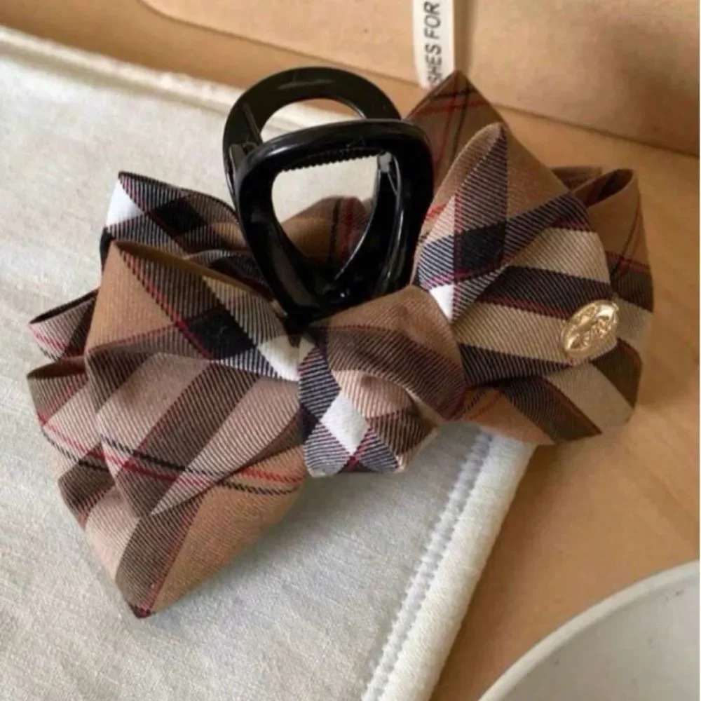 NEW 1pc Designer-Style Classic Novacheck Hair Clip